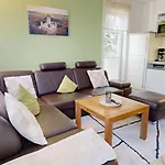 Strandnahe Mit 2 Schlafzimmern Und Balkon, Koenigin Augusta, * Binz