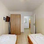Strandnahe Mit 2 Schlafzimmern Und Balkon, Koenigin Augusta, Apartamento *