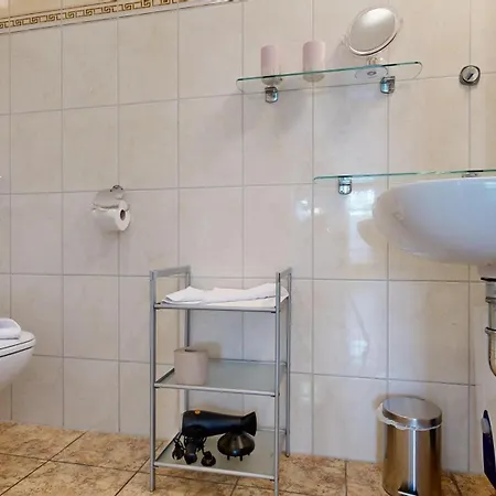 Strandnahe Mit 2 Schlafzimmern Und Balkon, Koenigin Augusta,