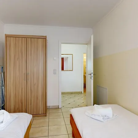 Apartment Strandnahe Mit 2 Schlafzimmern Und Balkon, Koenigin Augusta,