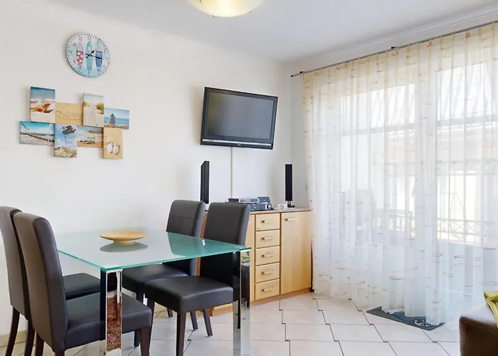 Strandnahe Mit 2 Schlafzimmern Und Balkon, Koenigin Augusta, *