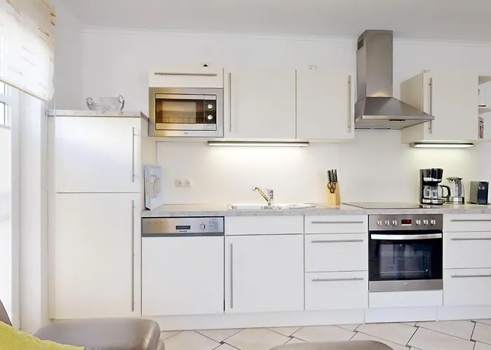 Strandnahe Mit 2 Schlafzimmern Und Balkon, Koenigin Augusta, * 宾茨