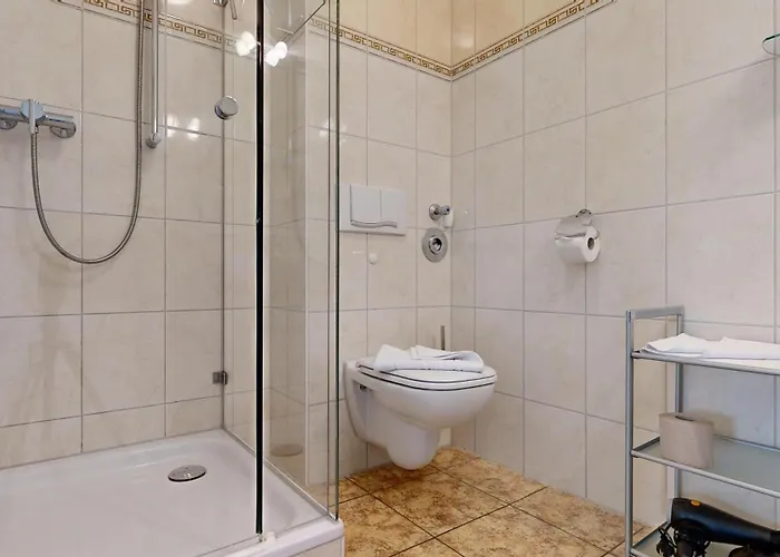 Strandnahe Mit 2 Schlafzimmern Und Balkon, Koenigin Augusta, * 宾茨